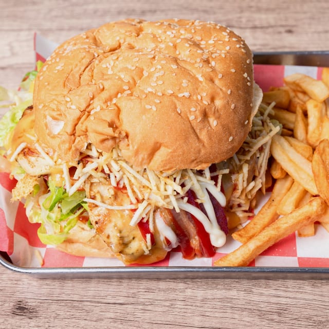 Hamburguesa caraqueña.