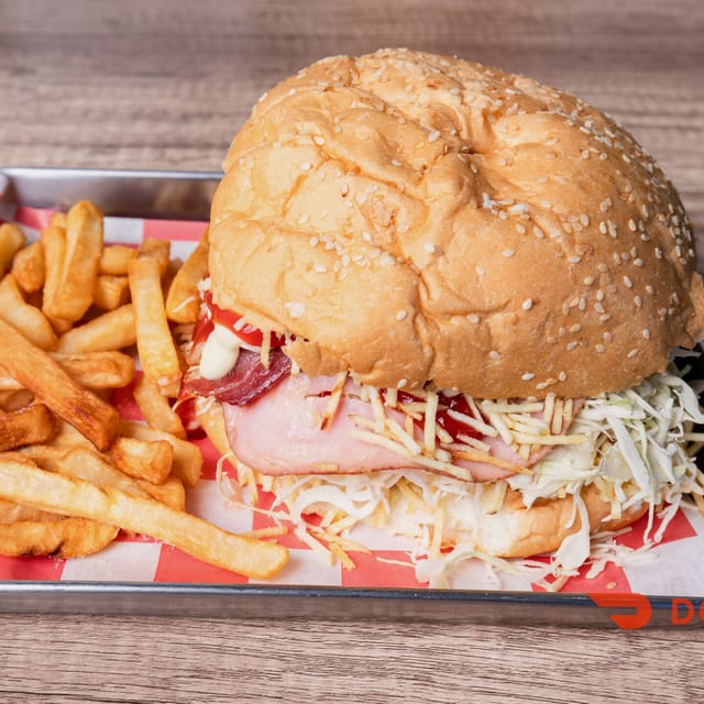Hamburguesa maracucha.